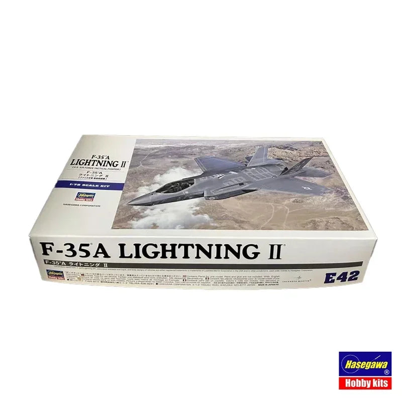 Hasegawa, Assembled Aircraft Model Kit 01572 F-35A Lightning II Fighter with Bracket 1/72